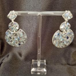 Epoxy oorbellen ‘stijlvol’ ingelegd met gespiegeld glas