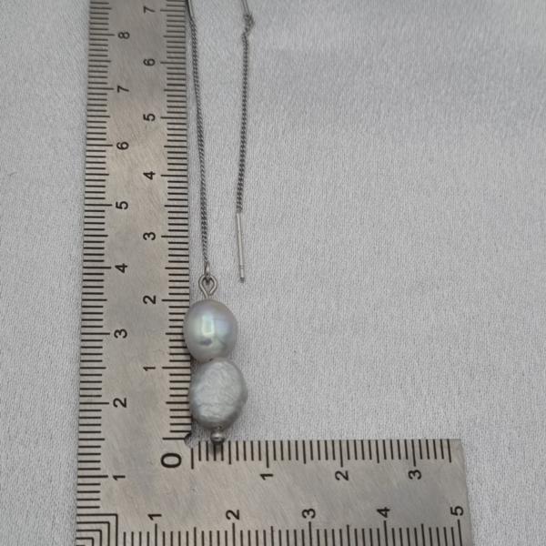 Handgemaakte doortrek oorbellen met zoetwater parels - grijs