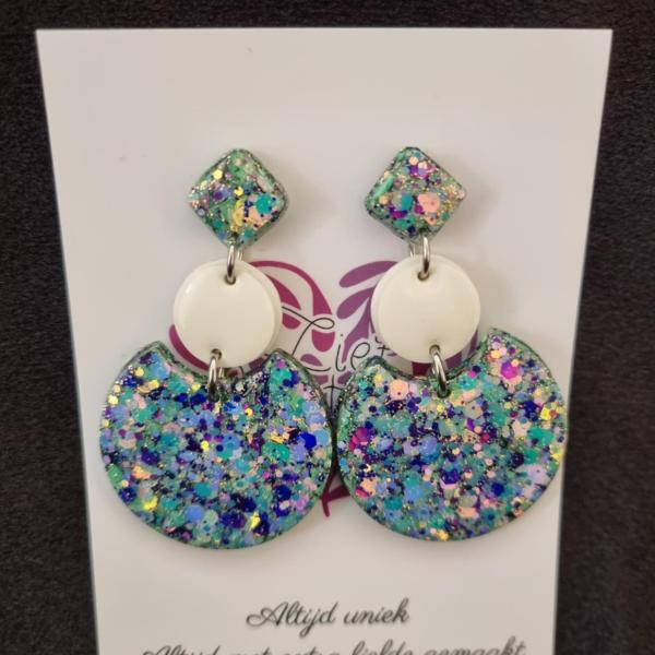 Epoxy oorbellen ‘stijlvol’ – glitter mint/lila