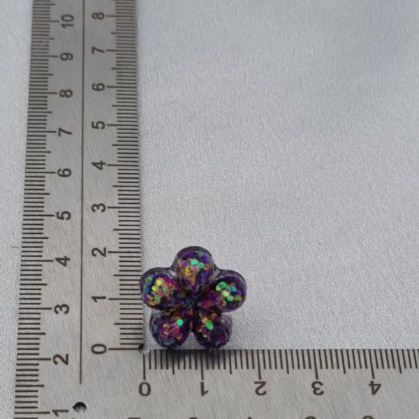 Handgemaakte epoxy oorstekers 'bloem facet' - glittermix