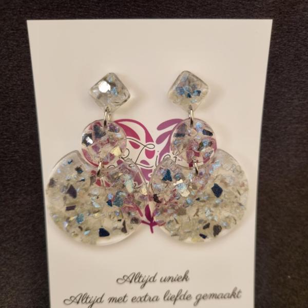 Epoxy oorbellen ‘stijlvol’ ingelegd met gespiegeld glas