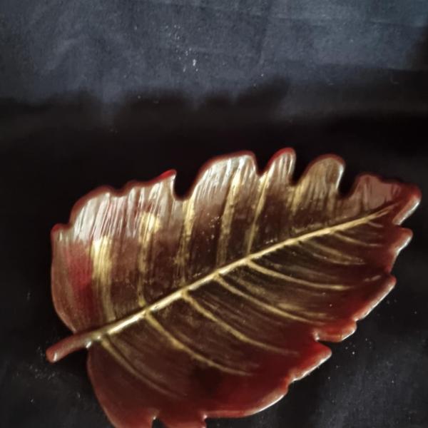 Uniek epoxy schaaltje ‘blad klein’ + 2 amberblokjes