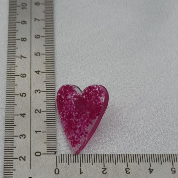Handgemaakte epoxy oorstekers 'hart groot' - roze flakes