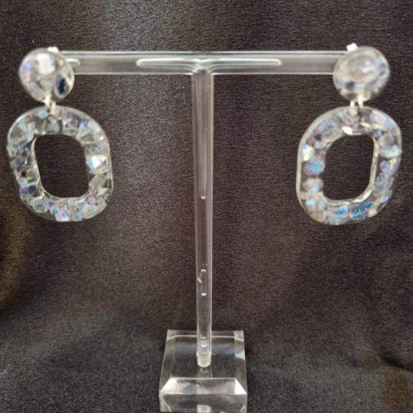 Epoxy oorbellen ‘ovaaltje’ ingelegd met gespiegeld glas