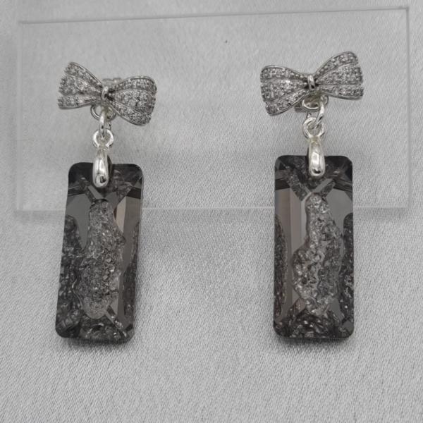 Handgemaakte kristallen oorbellen - grijs