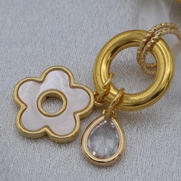 Acryl schakelarmband met vergulde onderdelen - wit/goud