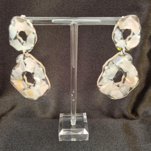 Epoxy oorbellen ‘flair’ met parelmoer – licht roze