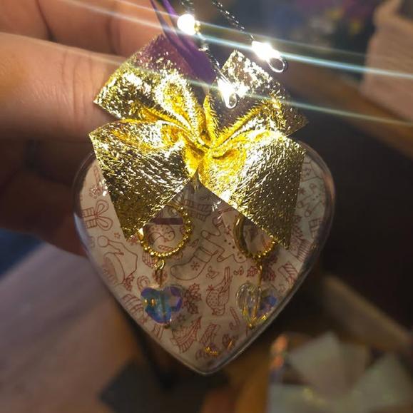 Photo by Lief Creatief Boetiek on November 25, 2025. May be an image of heart.